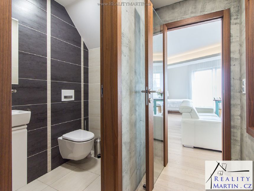 Prodej bytu 3+kk 105 m² Jesenice, ulice V Roháči I. - galerie 17