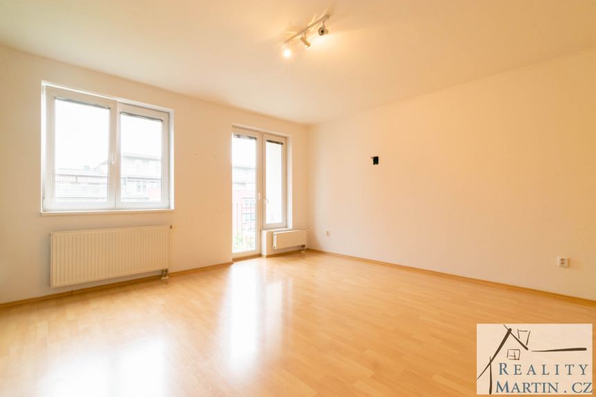 Pronájem bytu 1+kk 36 m² Názovská, Praha 10 - Strašnice