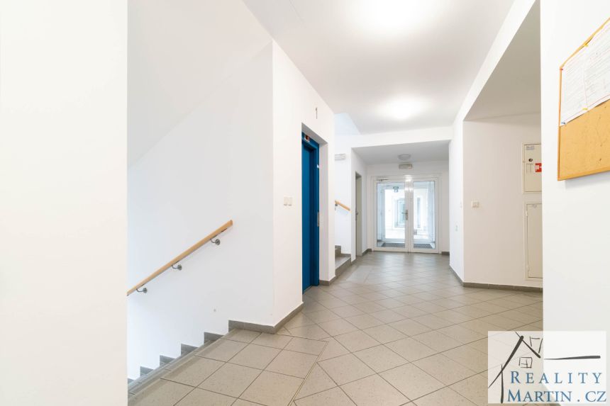 Pronájem bytu 1+kk 36 m² Názovská, Praha 10 - Strašnice - galerie 11