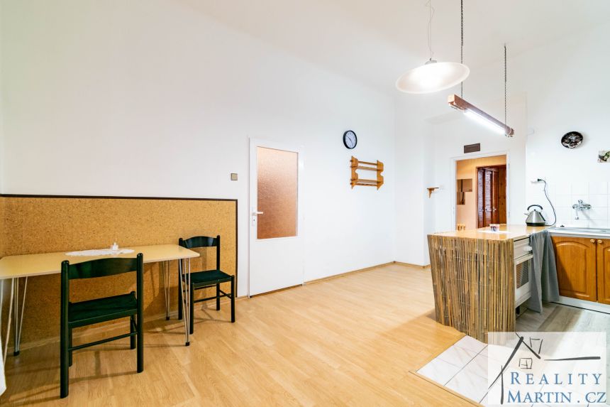 Pronájem bytu 2+1 59 m² Praha, Ostromečská - galerie 8