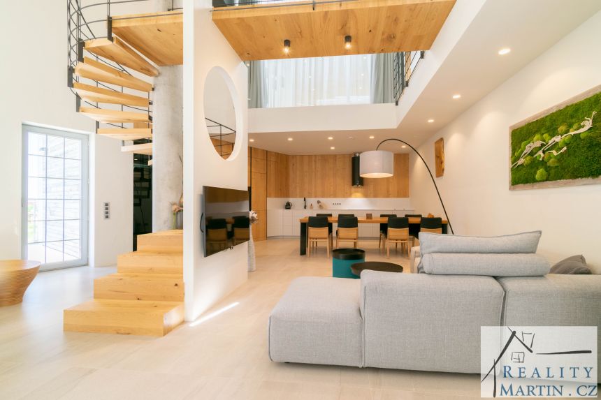 Pronájem bytu 5+kk 185 m² (Loft) V Roháči I., Jesenice - galerie 1