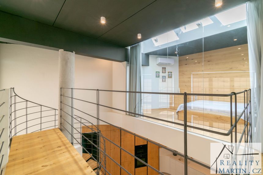 Pronájem bytu 5+kk 185 m² (Loft) V Roháči I., Jesenice - galerie 18