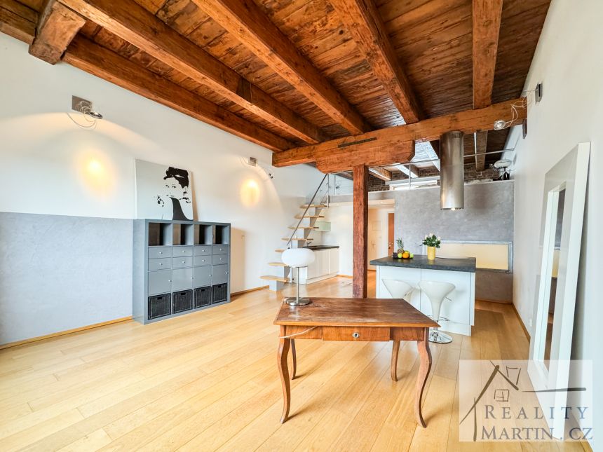 Prodej bytu 1+1 62 m² Bartoškova, Praha - galerie 1