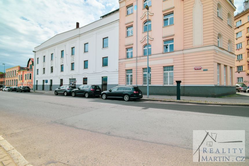 Prodej bytu 1+1 62 m² Bartoškova, Praha - galerie 25